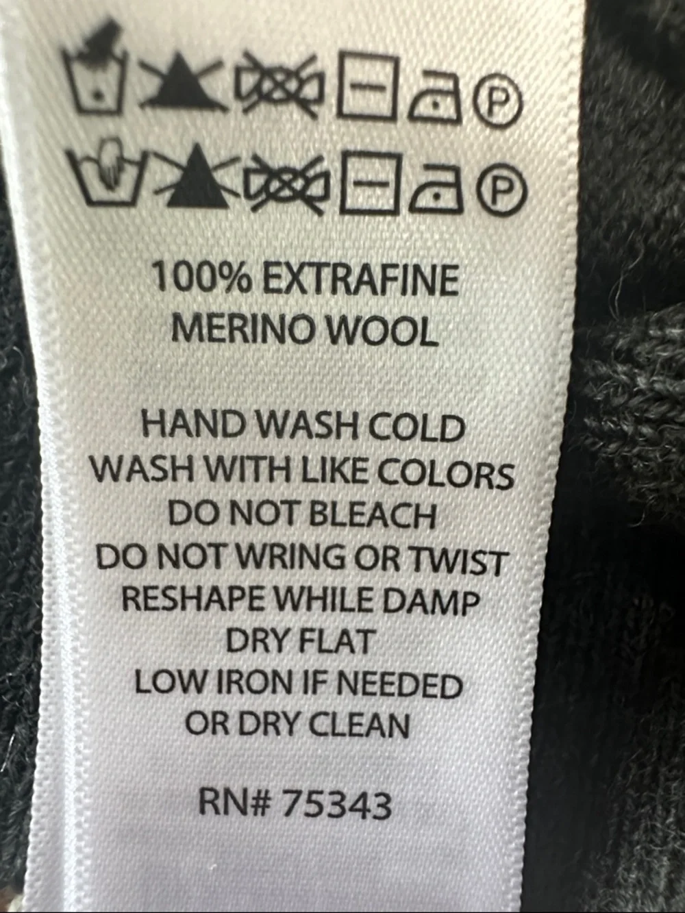 Mark Law NWT 100% Merino Wool sweater (mix26)
